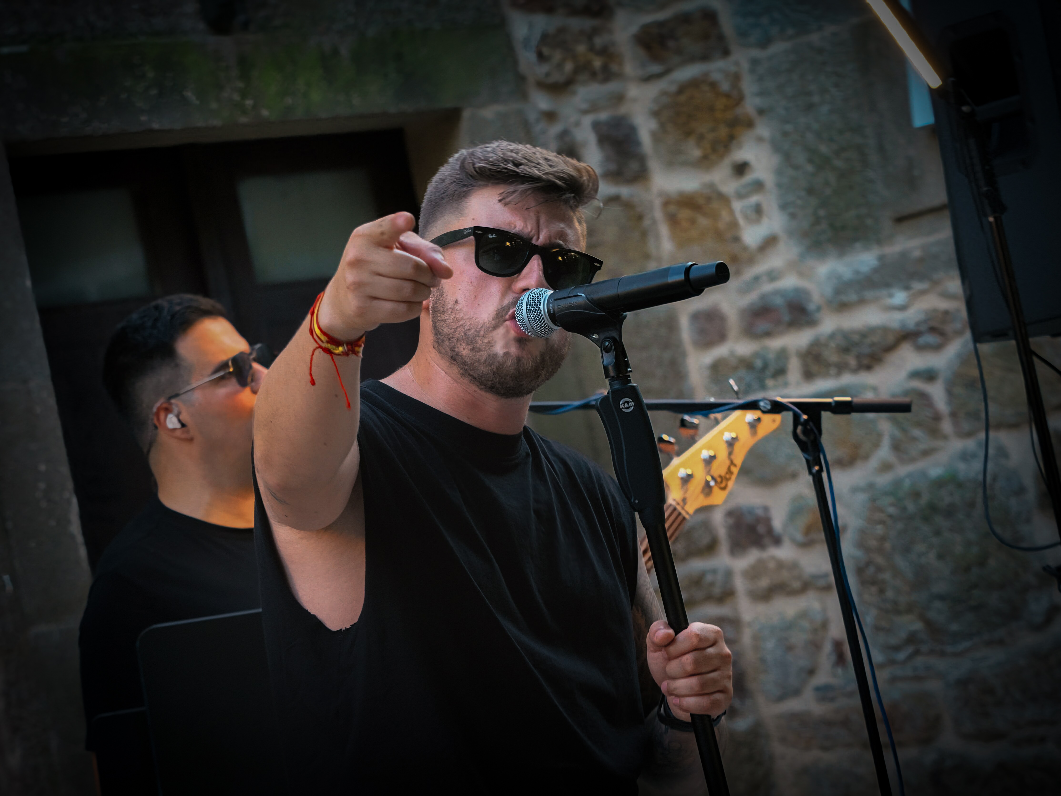 Músicos de The Cuncas sobre el escenario